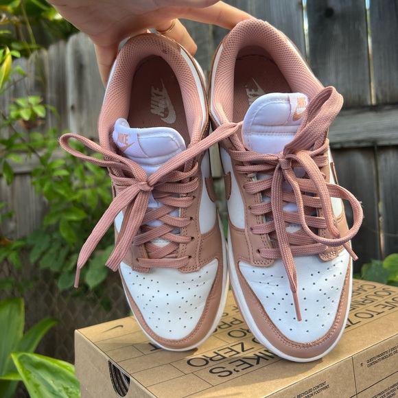 Pink Nike Dunks * NEW * - Picture 2 of 4